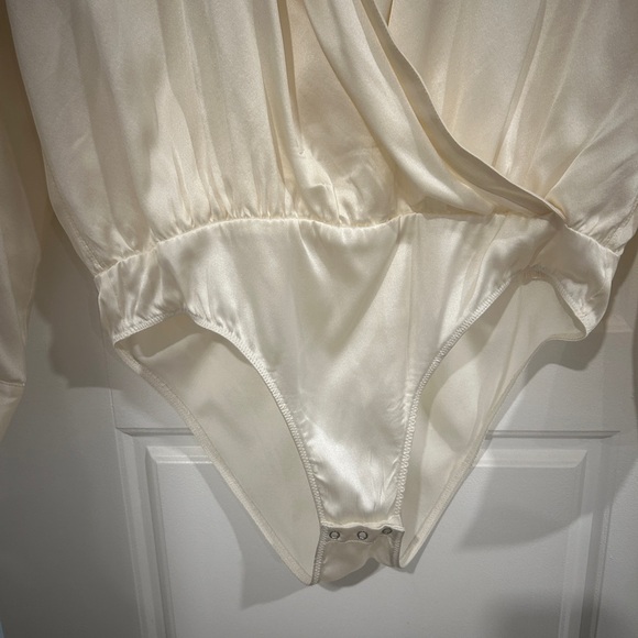 T. By Alexander wang silk crossover bodysuit size 4 - Picture 11 of 16